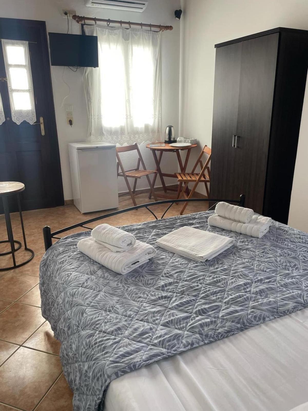 Spitalia Rooms Tinos Luaran gambar